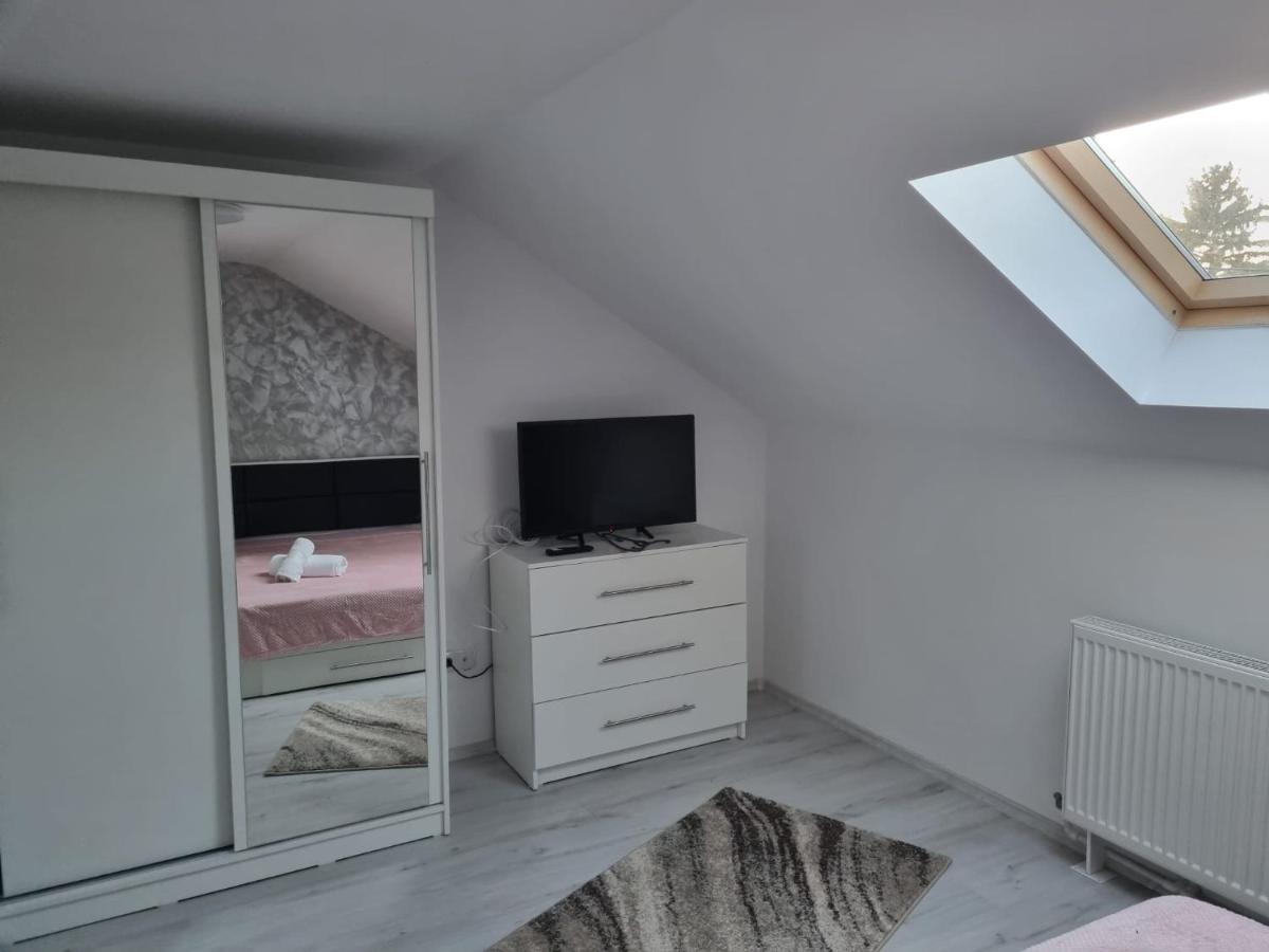 Izabella Guest House Săcele Eksteriør billede