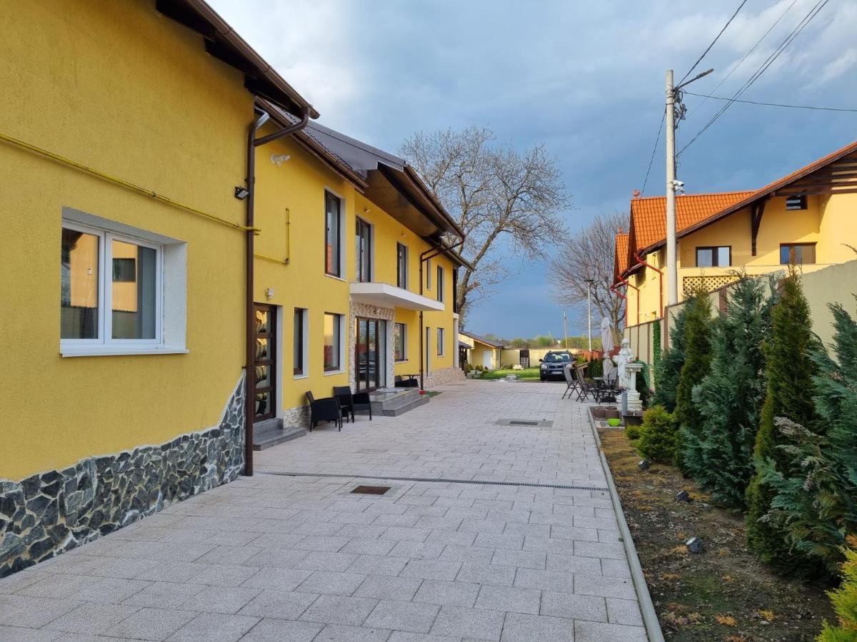 Izabella Guest House Săcele Eksteriør billede