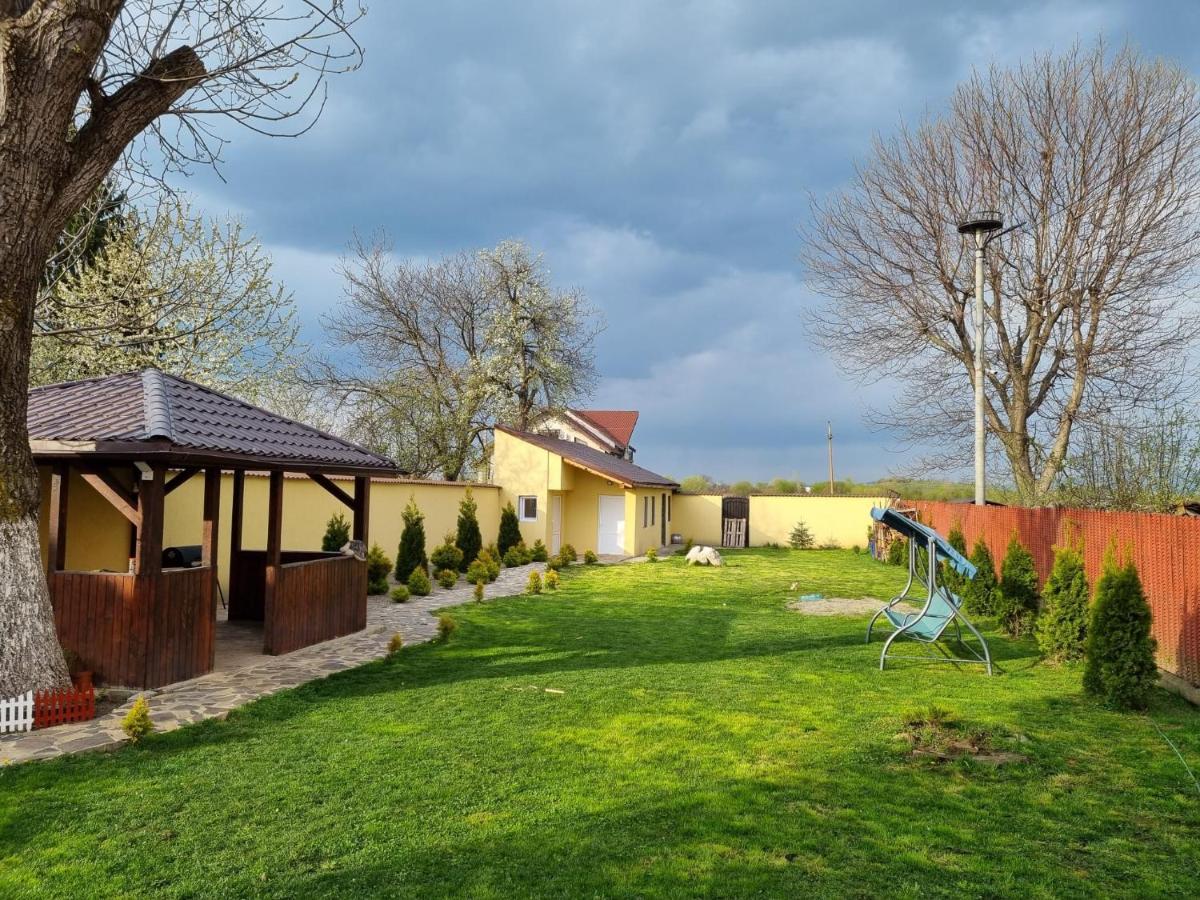 Izabella Guest House Săcele Eksteriør billede