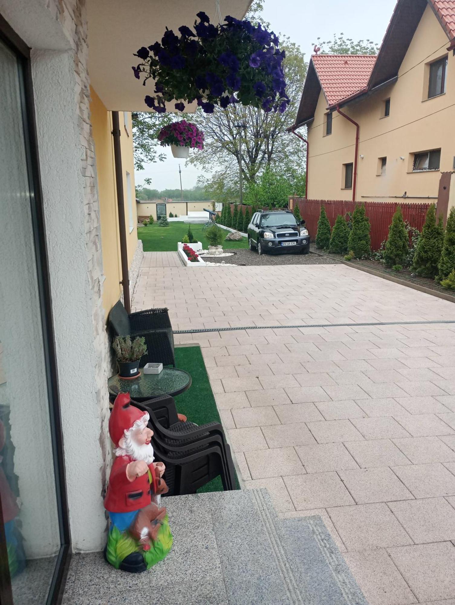 Izabella Guest House Săcele Eksteriør billede