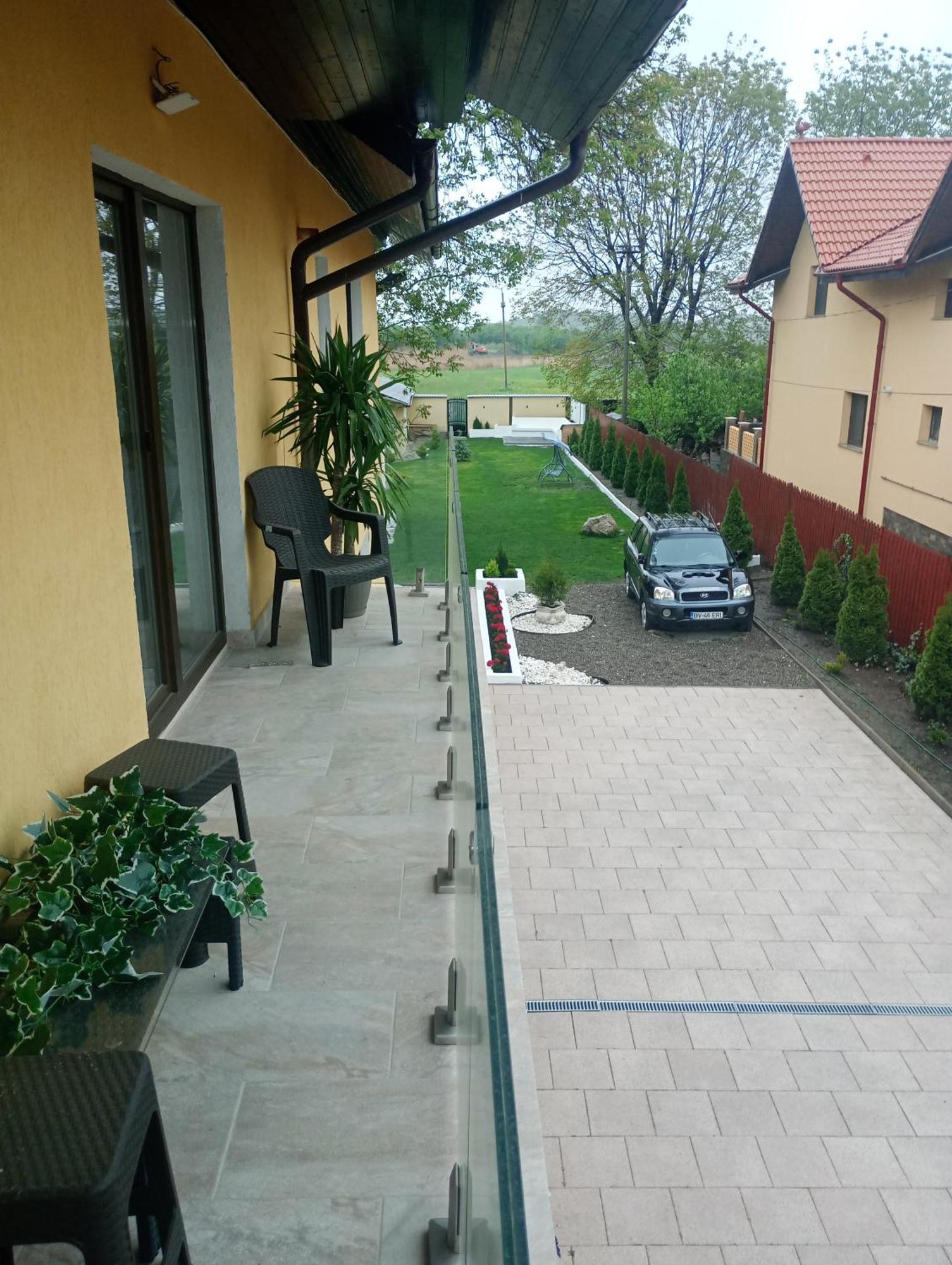 Izabella Guest House Săcele Eksteriør billede